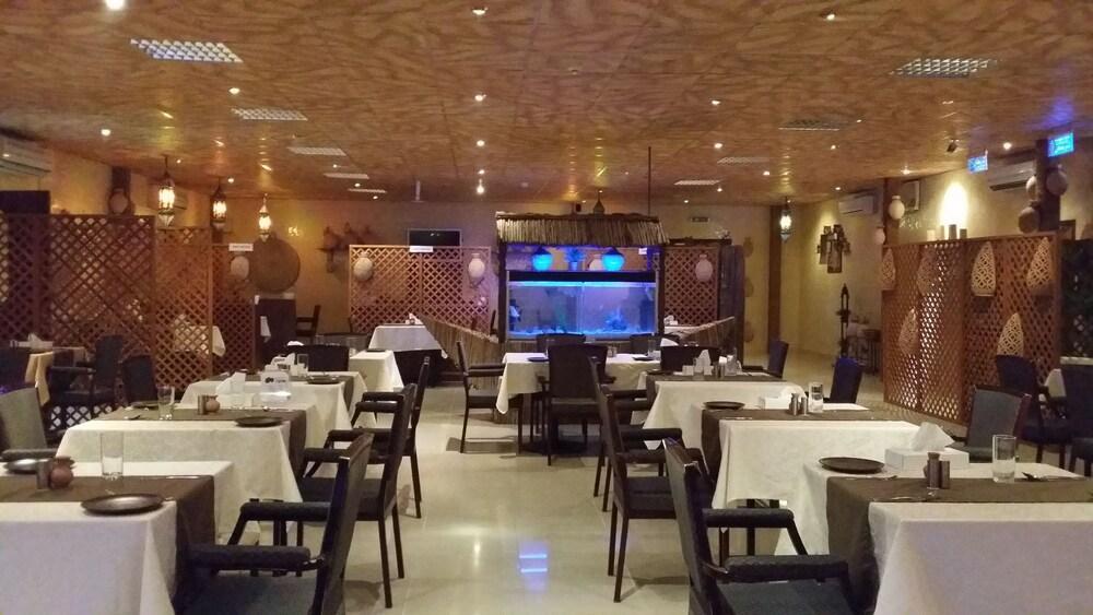 Mutrah Hotel Muscat Ngoại thất bức ảnh